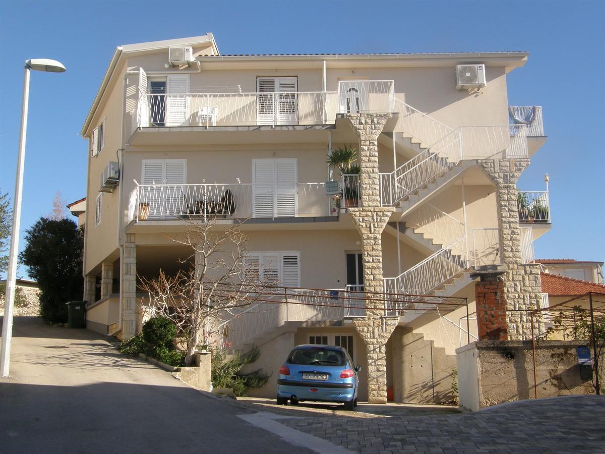 Apartment Nensi Примоштен Экстерьер фото